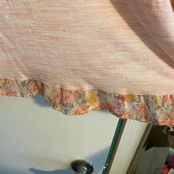 Pink floral hem maternity blouse - Picture 5 of 5